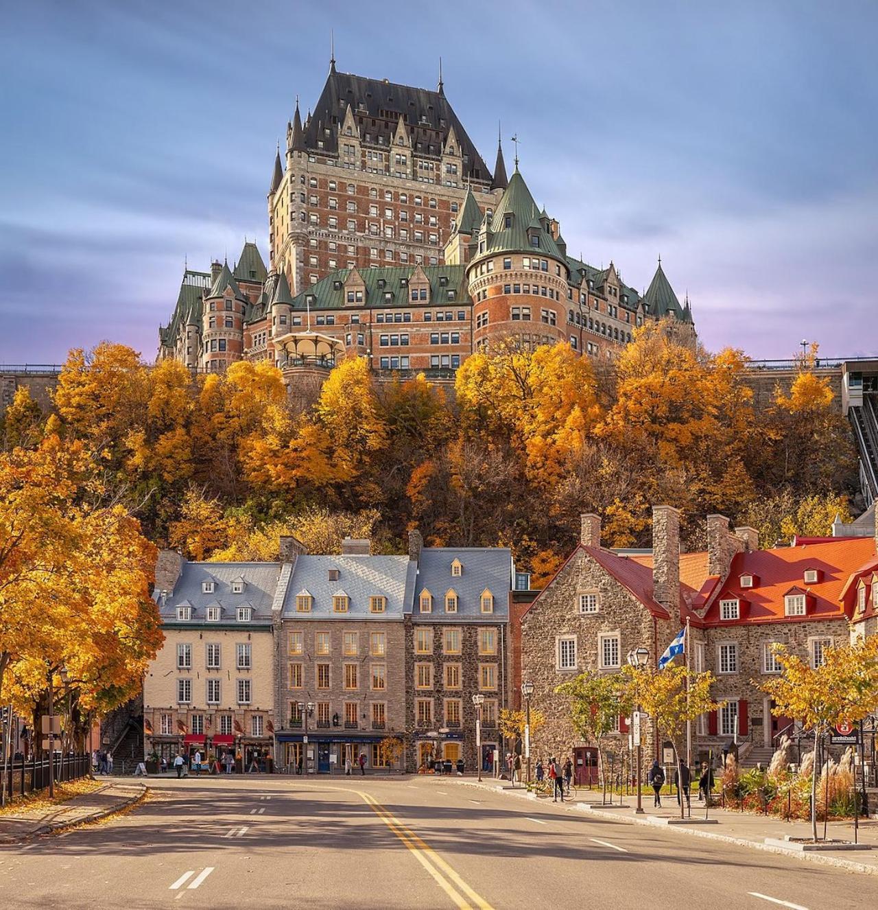 Initial - James Bond 007 - Centre Ville De Quebec Exterior foto